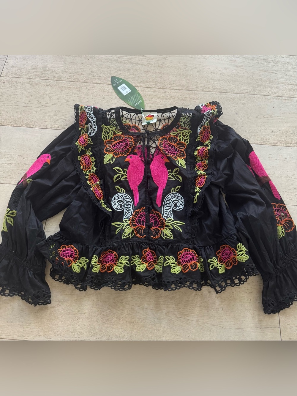 New FARM Rio Black Richelieu Lace and Eyelet Puff Sleeve Blouse - Picture 3 of 8